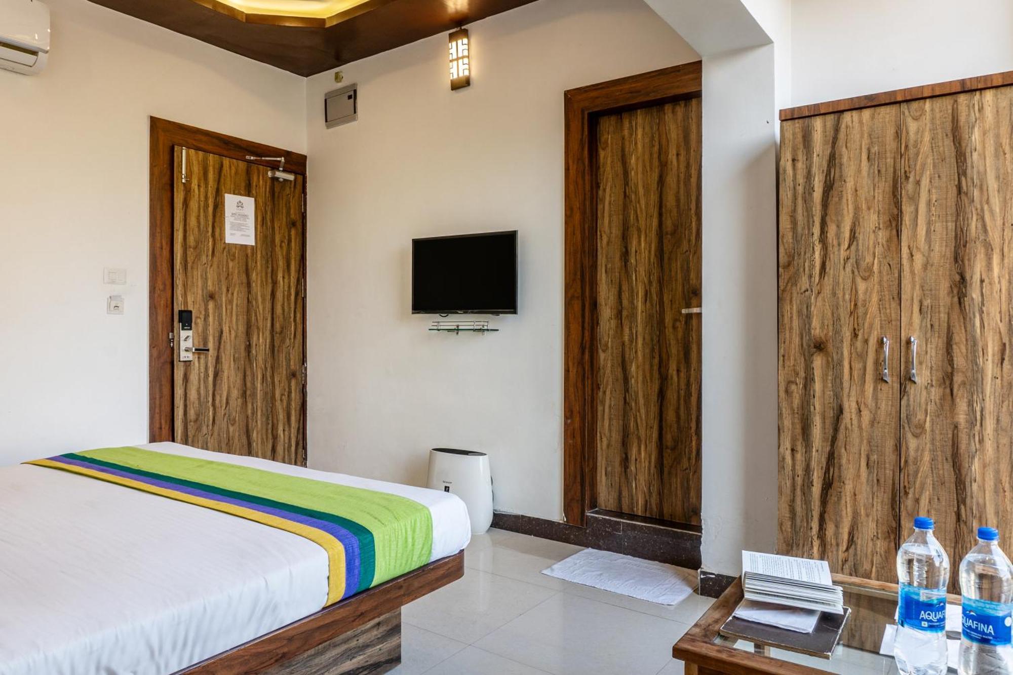 Treebo Spirit Residency Hotel Udaipur Exterior photo