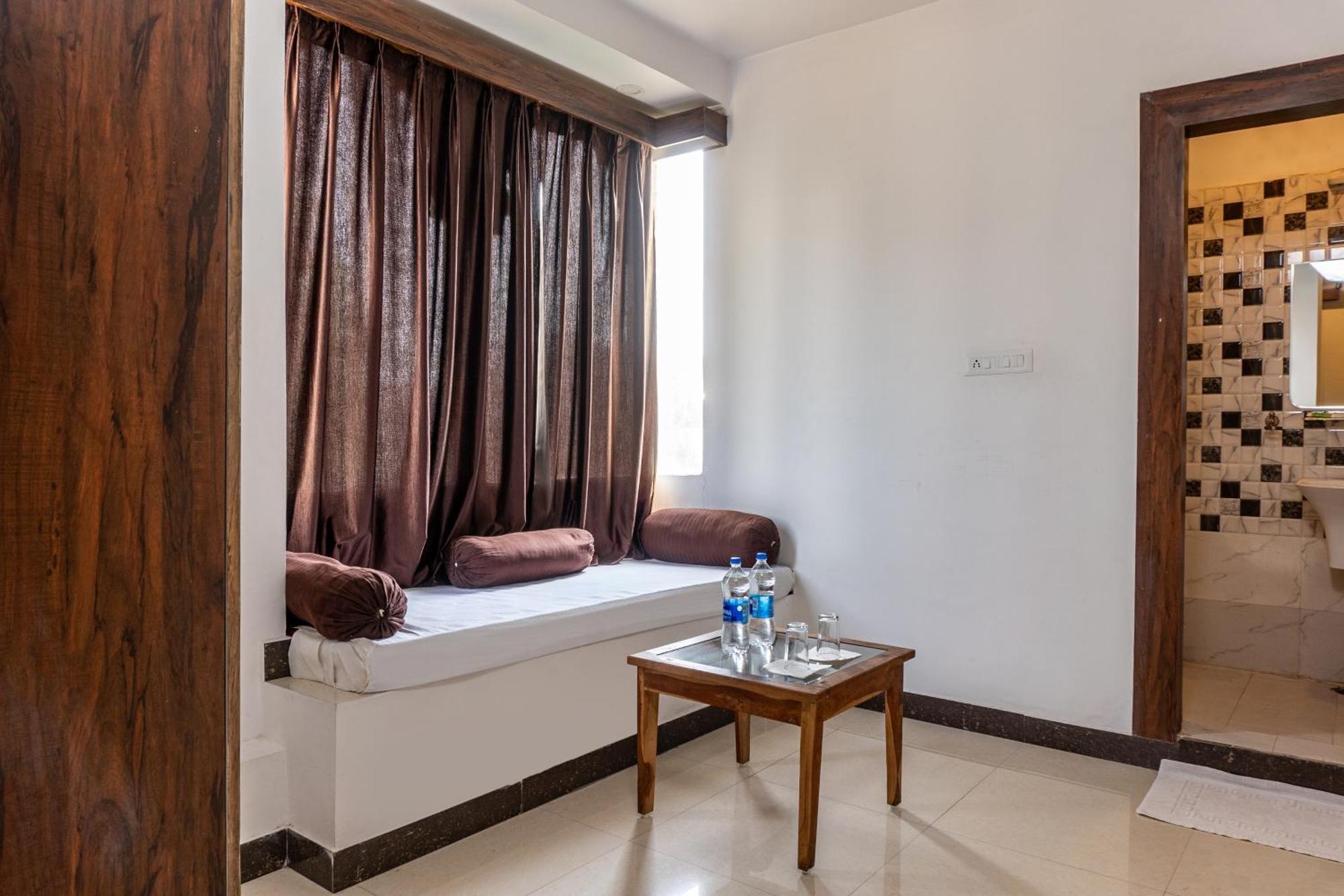Treebo Spirit Residency Hotel Udaipur Exterior photo