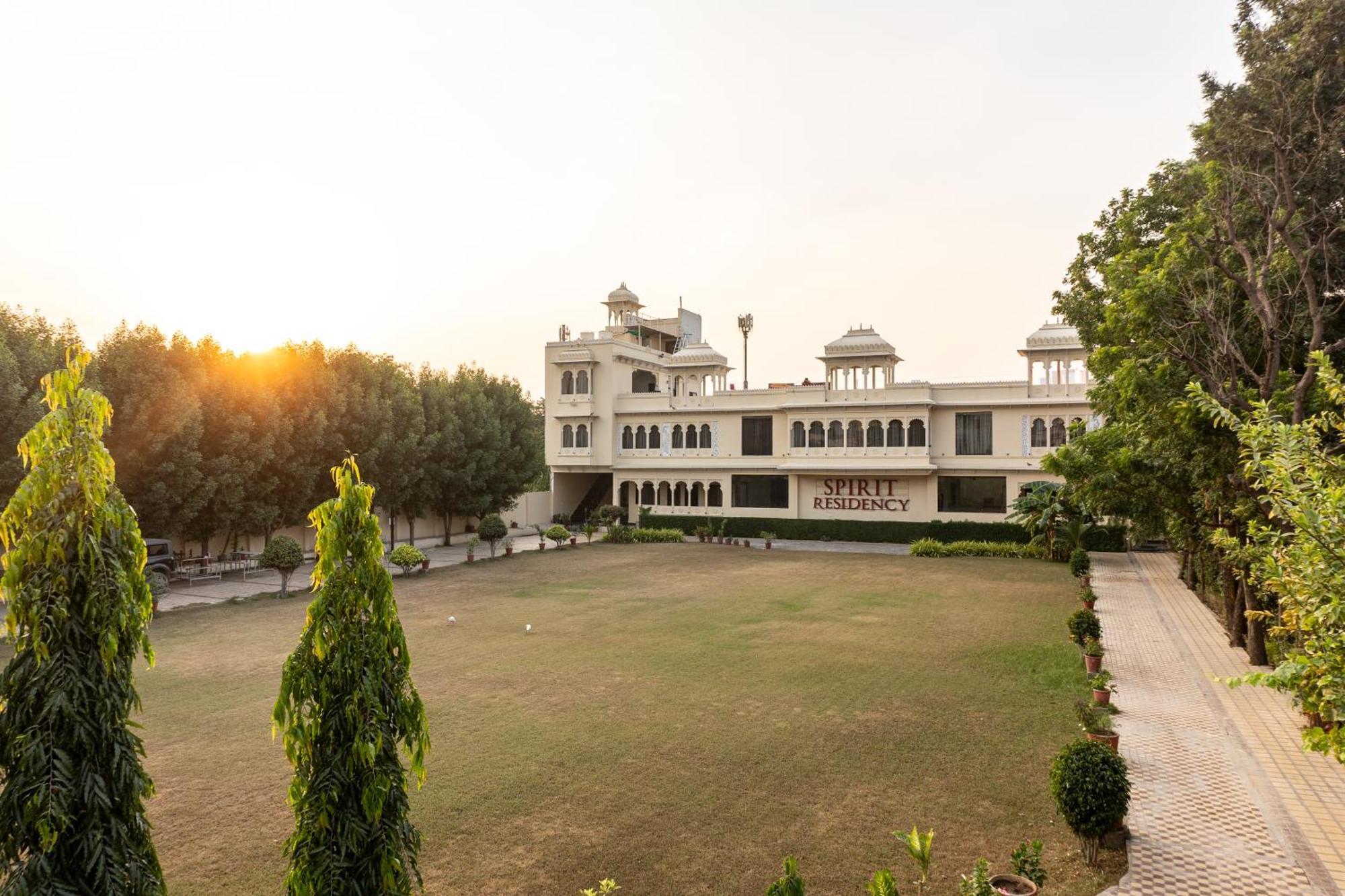 Treebo Spirit Residency Hotel Udaipur Exterior photo